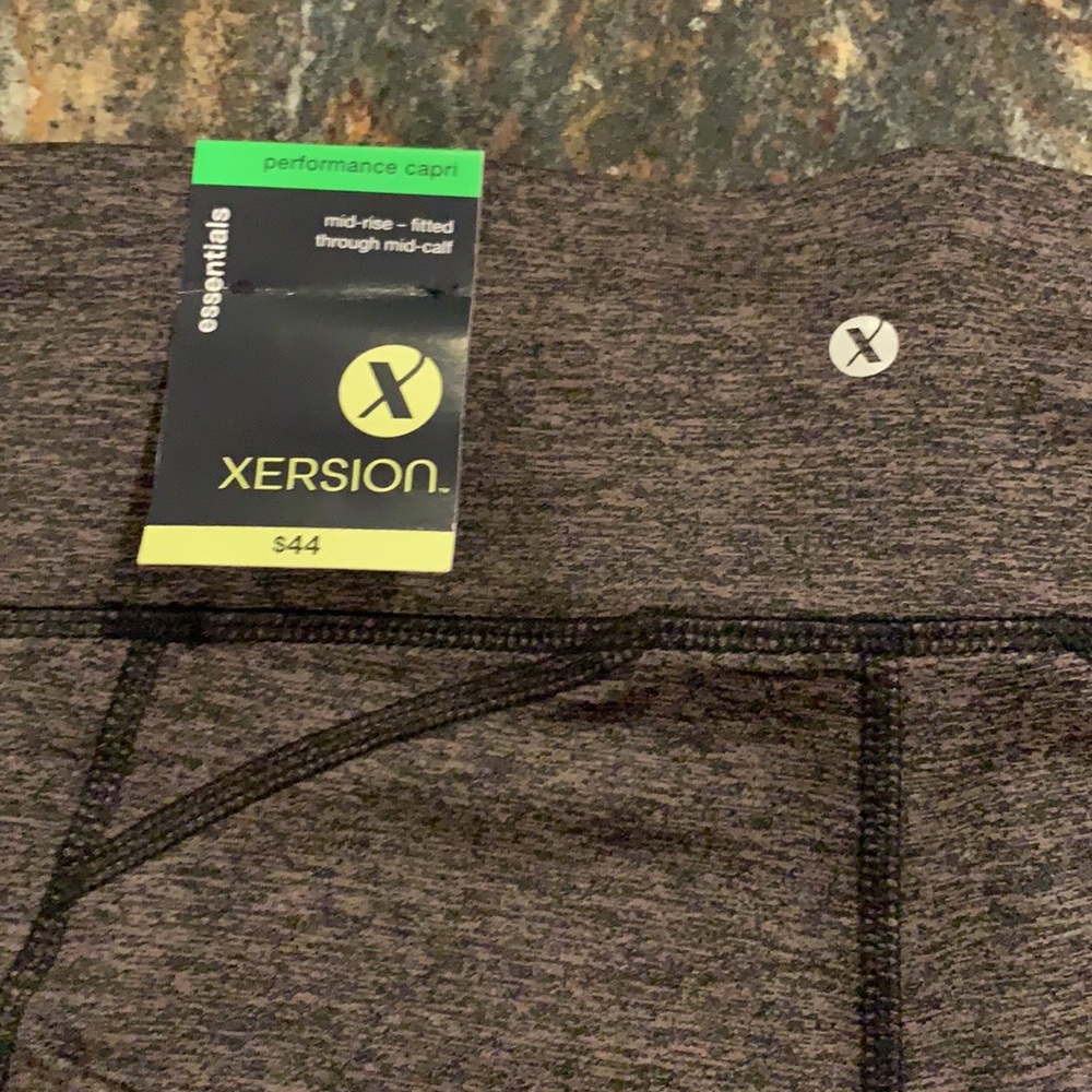 NWT Xersion Performance Capri Leggings - Picture 4 of 10